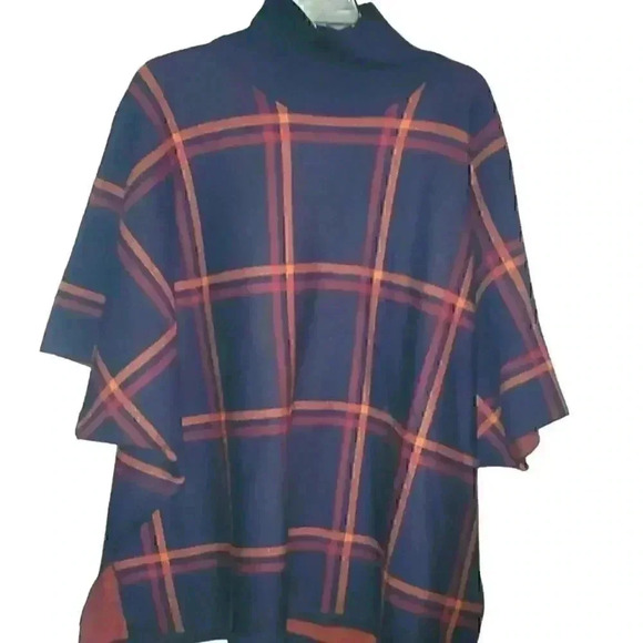 Max Studio Turtleneck Poncho. One size fits most - Picture 1 of 3